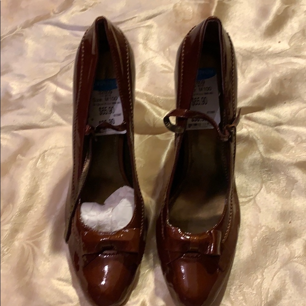 New, unused, MINT condition heels